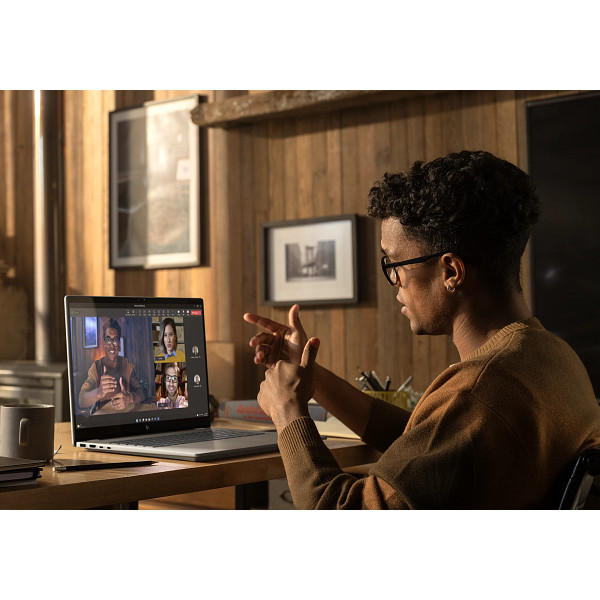 HP OmniBook 7 17.3 inch Laptop Next Gen AI PC 17-dc0000 Glacier Silver Playbook 3.0 Asset מחשב נייד OmniBook 7 Next Gen AI 17-dc0000nj מבית HP