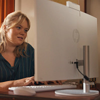HP All-in-One Desktop PC 27-cr1000i (8J0E1AV)