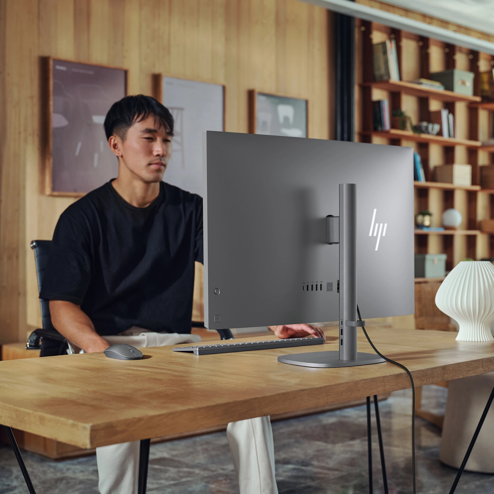 HP OmniStudio X All-in-One 32-c0003nx PC | HP® Saudi Arabia