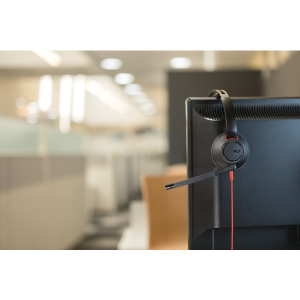 Poly Blackwire 5200 - Black, Headset, USB-A, 640x640 cmyk - Lifestyle