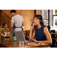 HP 8G7T8AA Poly Voyager Surround 85 UC USB-C headset Microsoft Teams-tanúsítvánnyal + USB-C–USB-A-adapter + töltőállvány