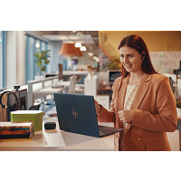 HP 7Y8G4AA Poly Voyager Free 60+ UC szénfekete fülhallgató + BT700 USB-C-adapter + érintőképernyős töltőtok