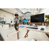 HP 8K135AA Series 7 Pro 727pm 68,6 cm (27 hüvelyk) 3840x2160@60Hz konferenciamonitor