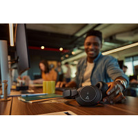 HP 8G7T9AA Poly Voyager Surround 80 UC USB-C headset + USB-C–USB-A-adapter