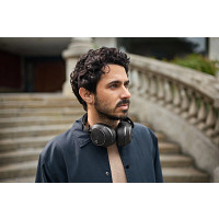 HP 8G7T8AA Poly Voyager Surround 85 UC USB-C headset Microsoft Teams-tanúsítvánnyal + USB-C–USB-A-adapter + töltőállvány