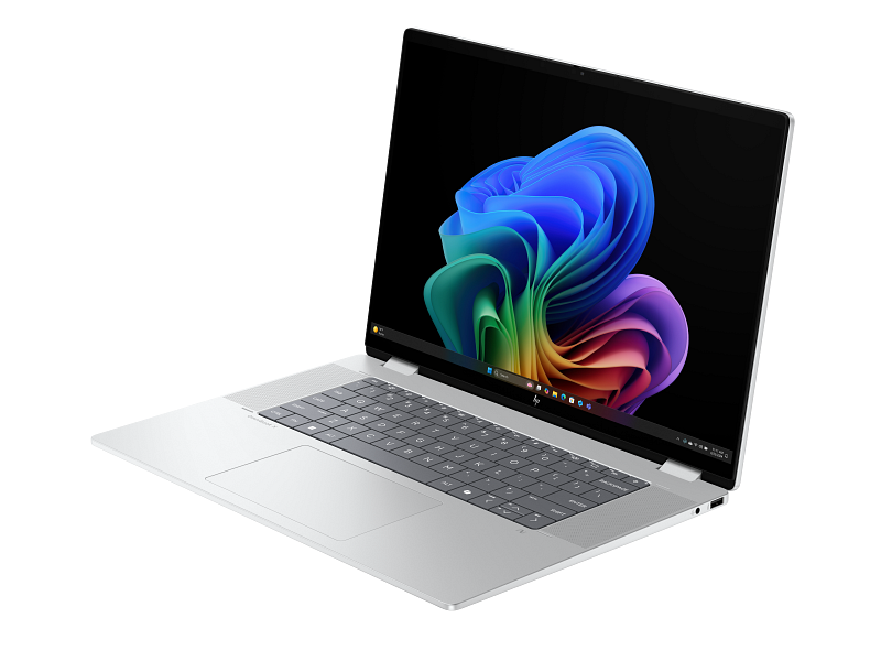 25C1 HP OmniBook X Flip 16 inch 2-in-1 Laptop AI PC Glacier Silver T IR Cam nonSD nonFPR Copilot Taskbar Core Set FrontLeft TransparentBG