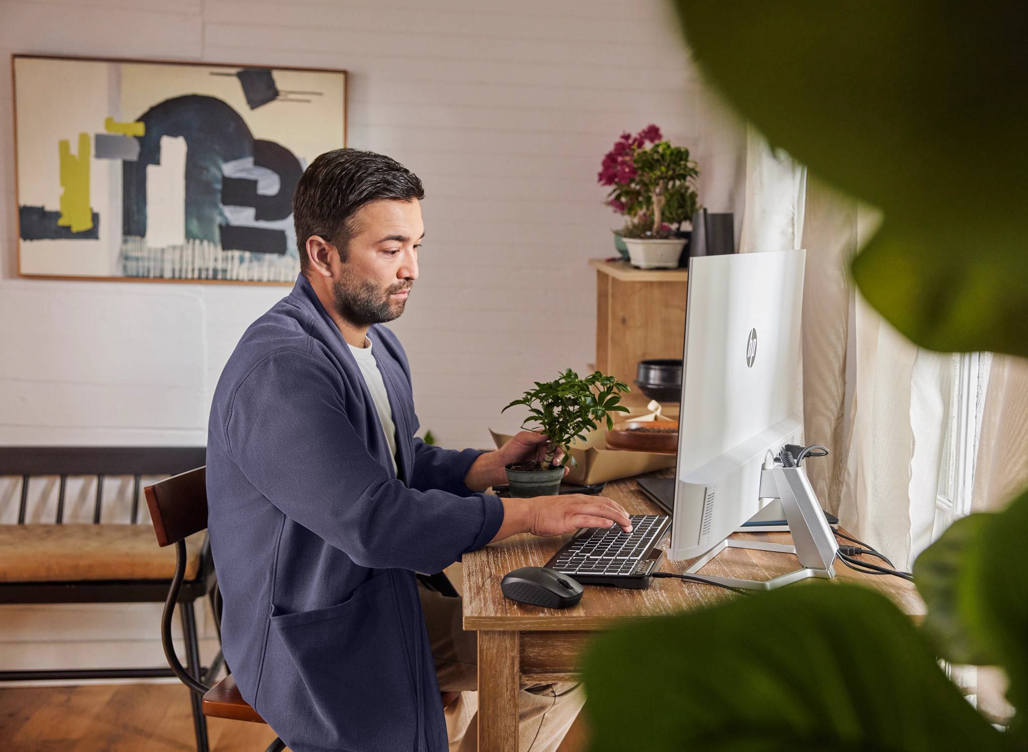 HP Series 5 27 inch FHD Monitor with Speakers - 527sa