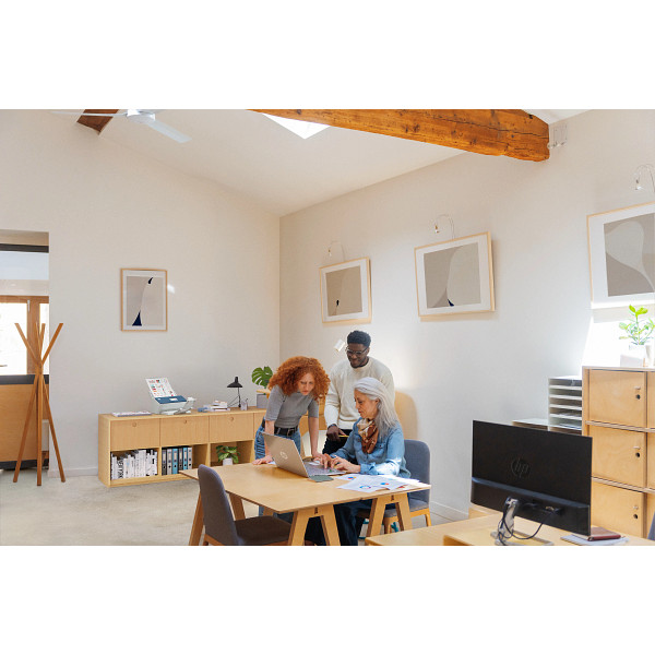 HP ScanJet Enterprise N9000 series_ Hero_Talent_Printout_Interaction 8