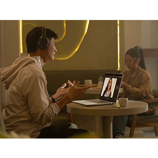 HP OmniBook 7 14 inch Laptop AI PC 14-fr0000_Not as shown_Glacier silver_Product in Use_Left facing