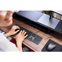 HP 3Z726AA 975 két üzemmódú (2xBluetooth®, vagy 2.4GHz USB-A dongle) vezeték nélküli billentyűzet - 3 eszközhöz csatlakoztatható!