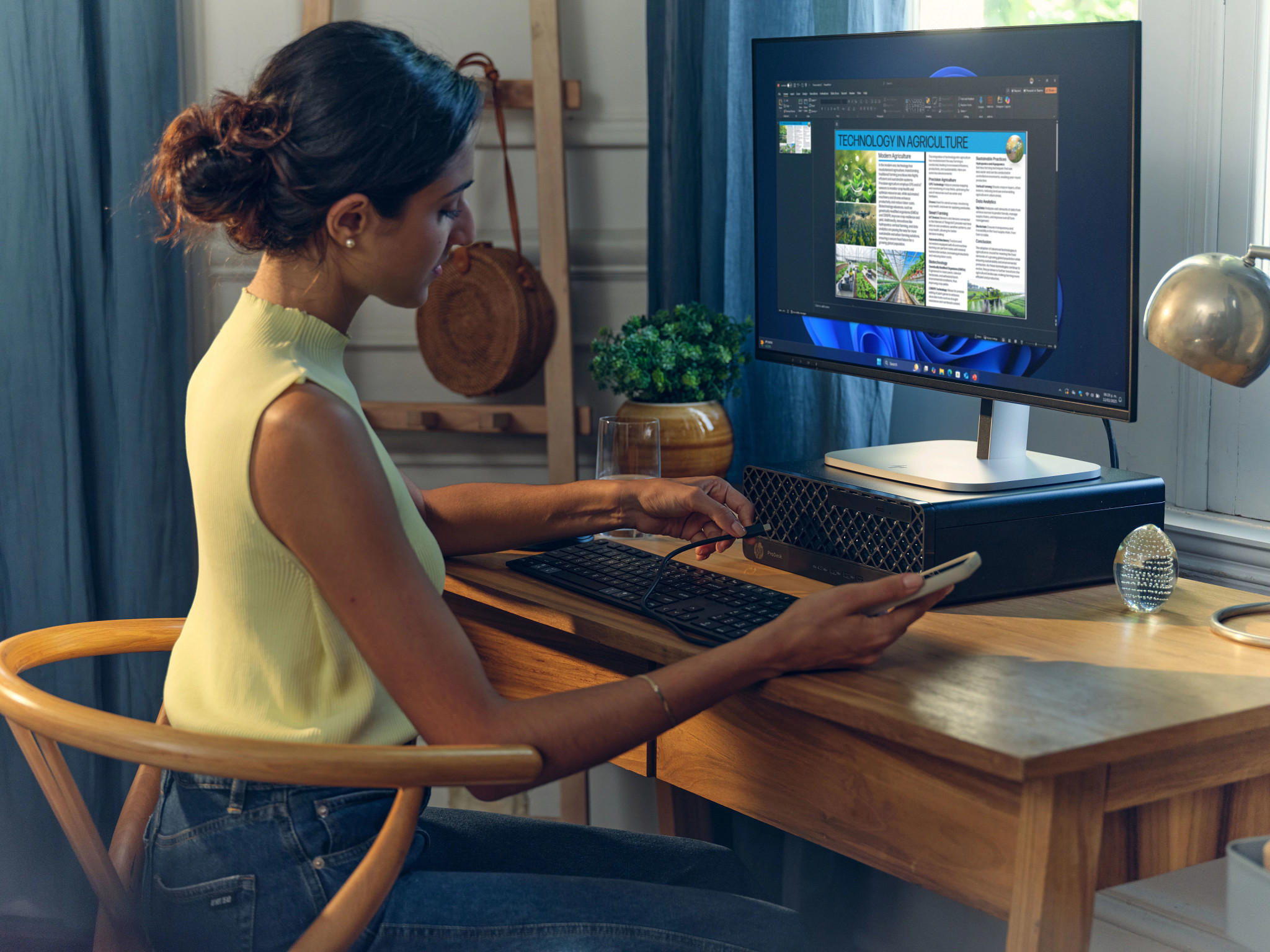 HP ProDesk 4 SFF G1i Desktop AI PC | HP® Official Site