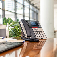 HP 82M94AA Poly Edge E500 IP-telefon PoE-támogatással