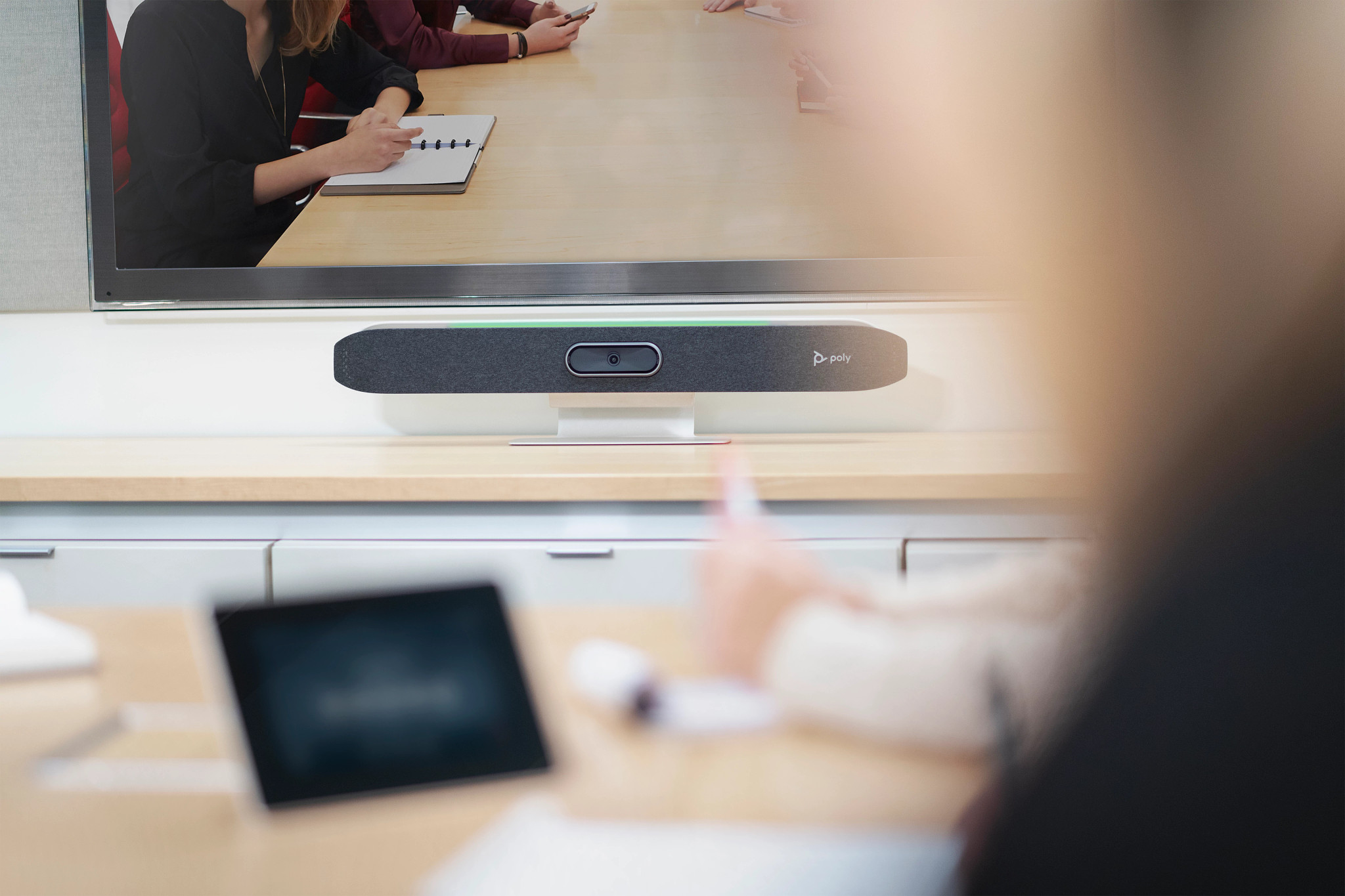 Poly Studio X50 All-In-One Video Bar with TC8 Controller Kit | HP