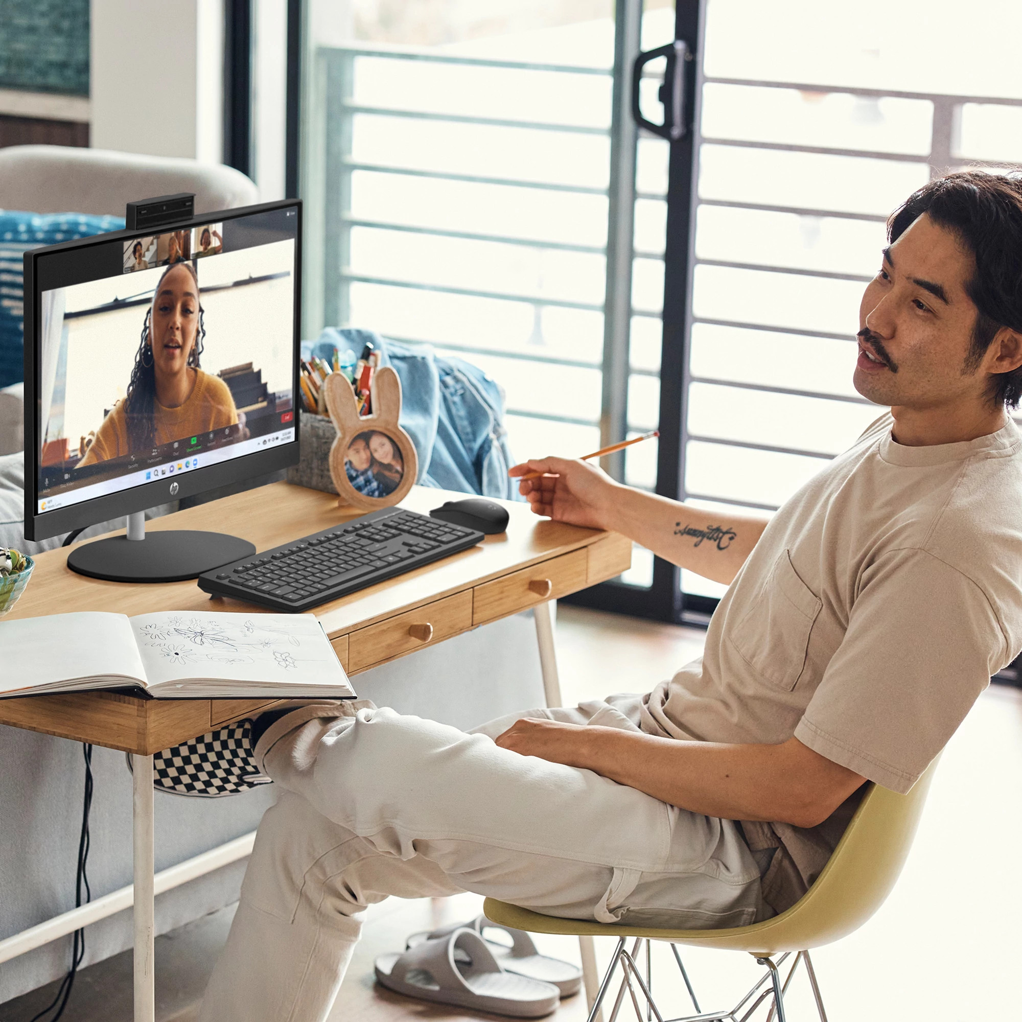HP 23.8 inch All-in-One 24-cr0047nh PC | HP® Africa